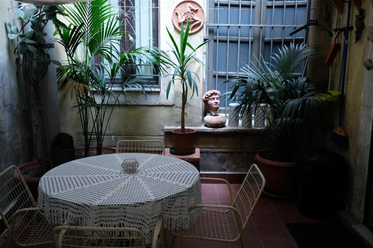 Palazzo La Via Apartment Catania Exterior photo